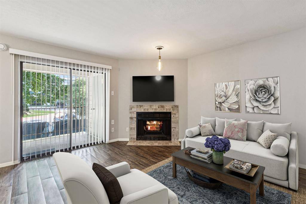 Dallas, TX 75211,2505 Wedglea Drive #209