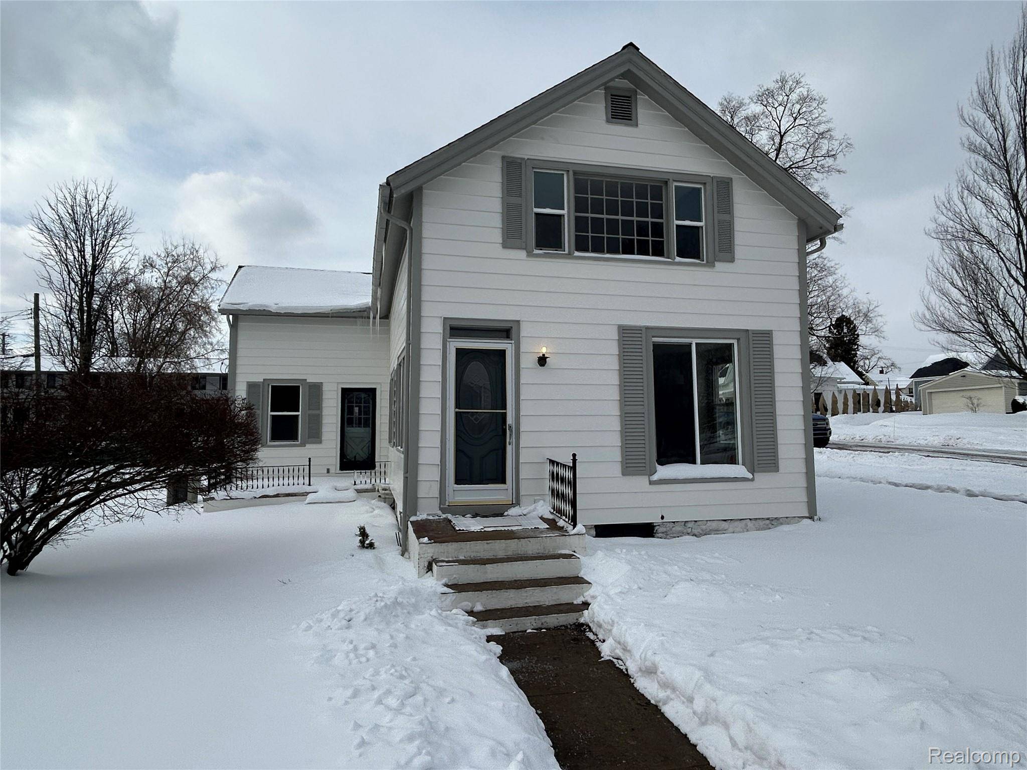 Lake Orion, MI 48362,147 N Broadway ST