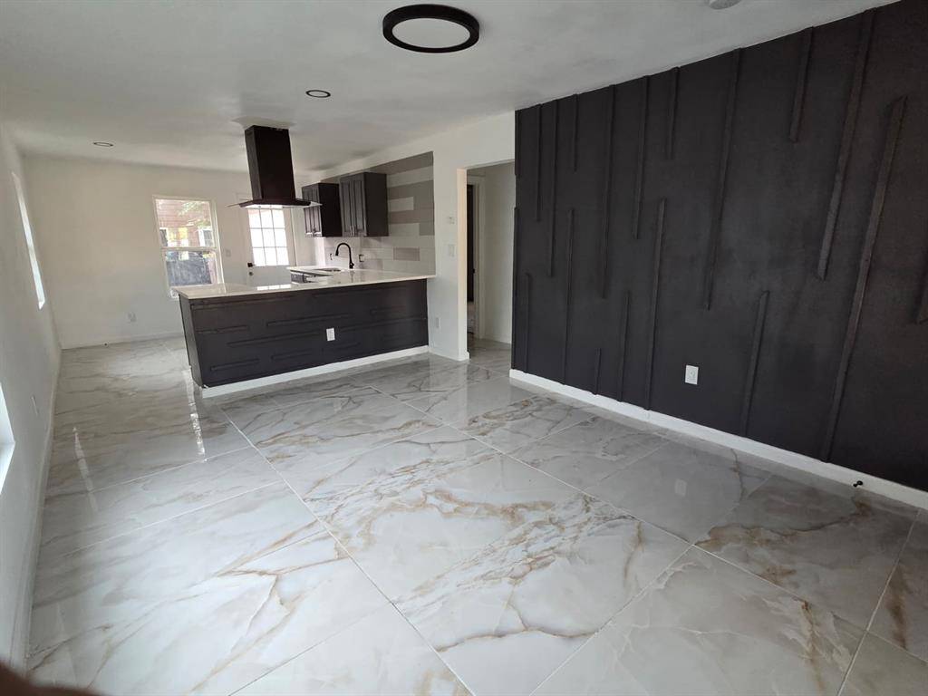 Dallas, TX 75215,2839 Frost Avenue