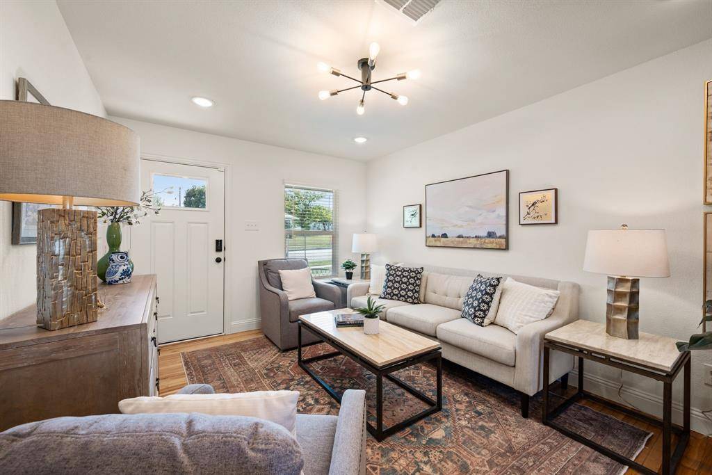 Fort Worth, TX 76110,4092 Merida Avenue