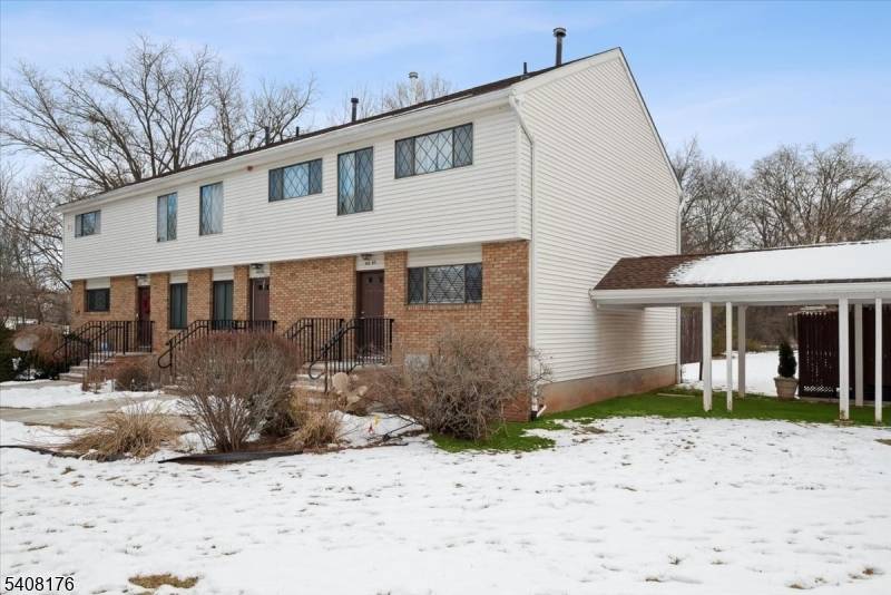 Hillsborough Twp., NJ 08844,911 Merritt Dr #B-2