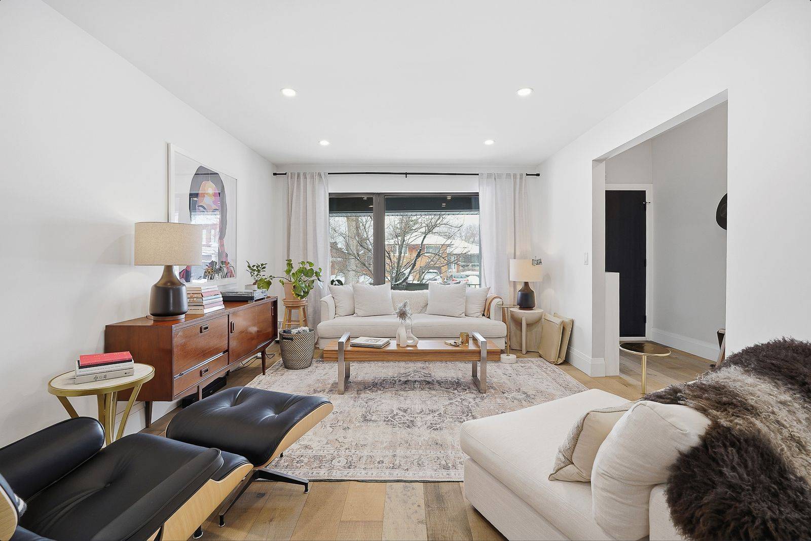 Toronto W06, ON M8W 4B9,18 Treeview DR