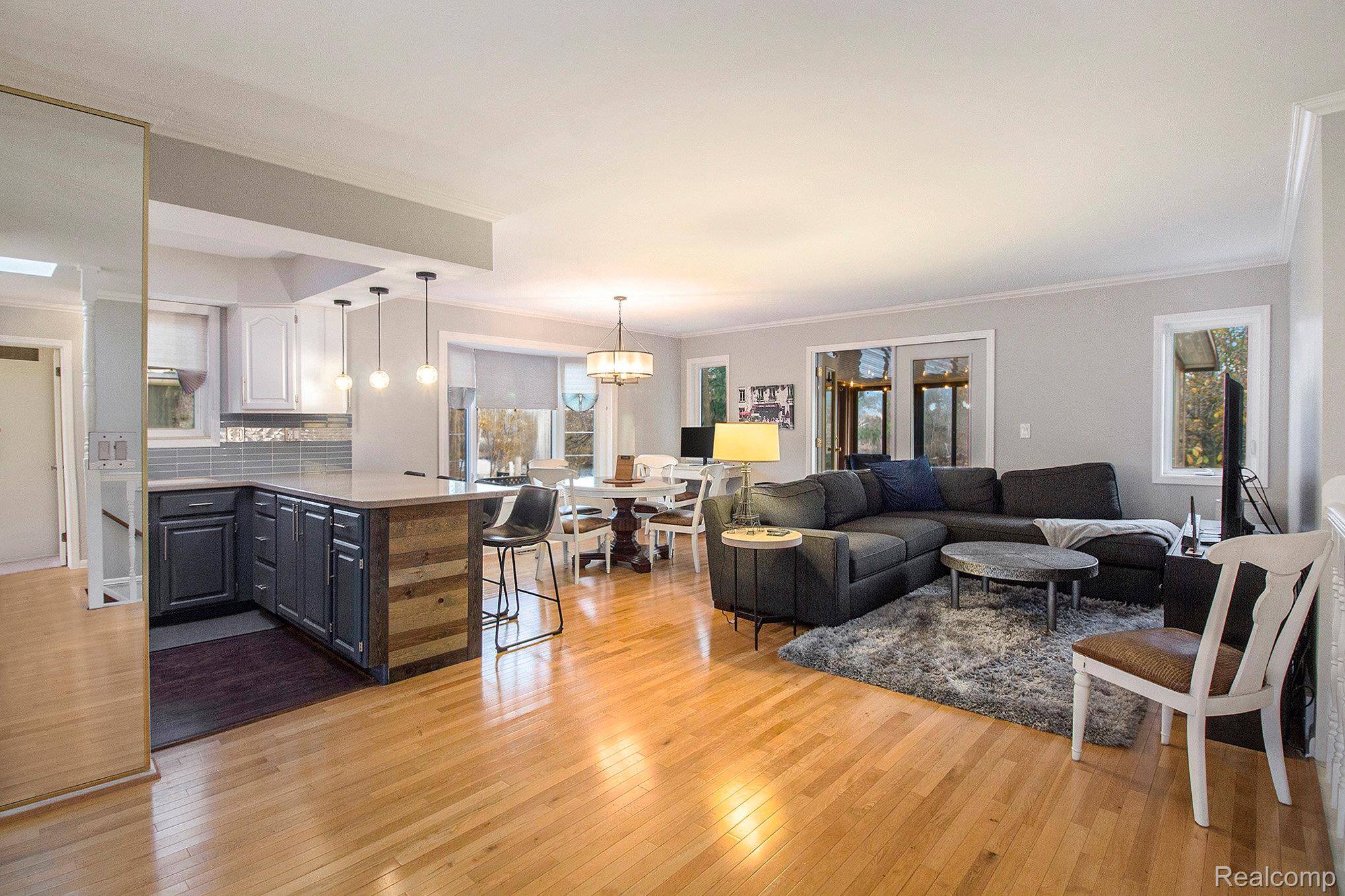 Fenton, MI 48430,2469 Golden Shores DR