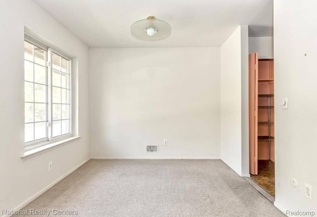 Southfield, MI 48076,30260 Southfield Rd.