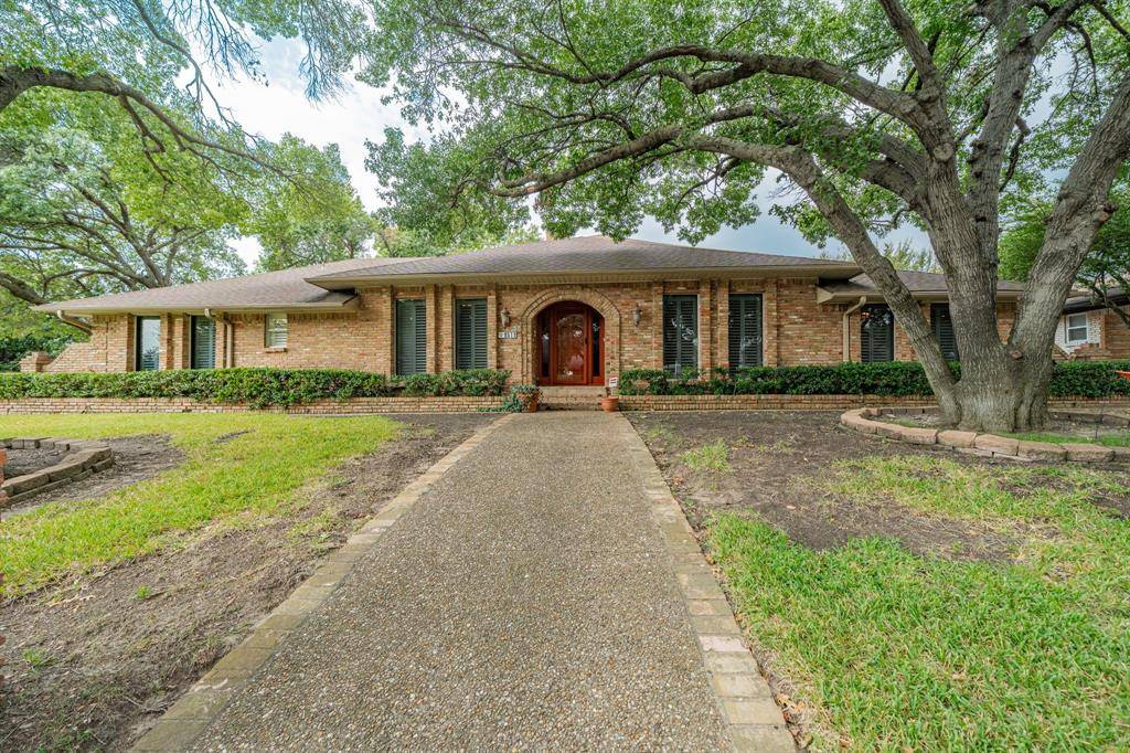 Dallas, TX 75243,9511 Fallbrook Drive