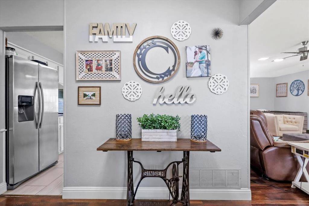 Grapevine, TX 76051,2040 Casa Loma Court