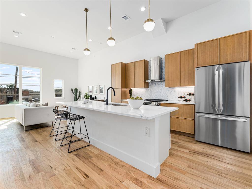 Dallas, TX 75215,2080 Kelly Avenue #105