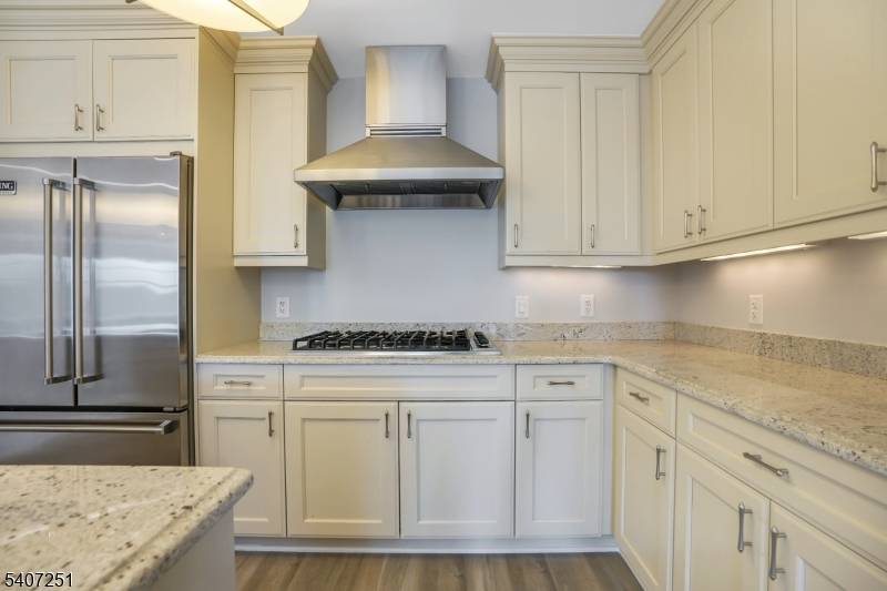 Morristown Town, NJ 07960,40 W Park Place Unit 412 #412