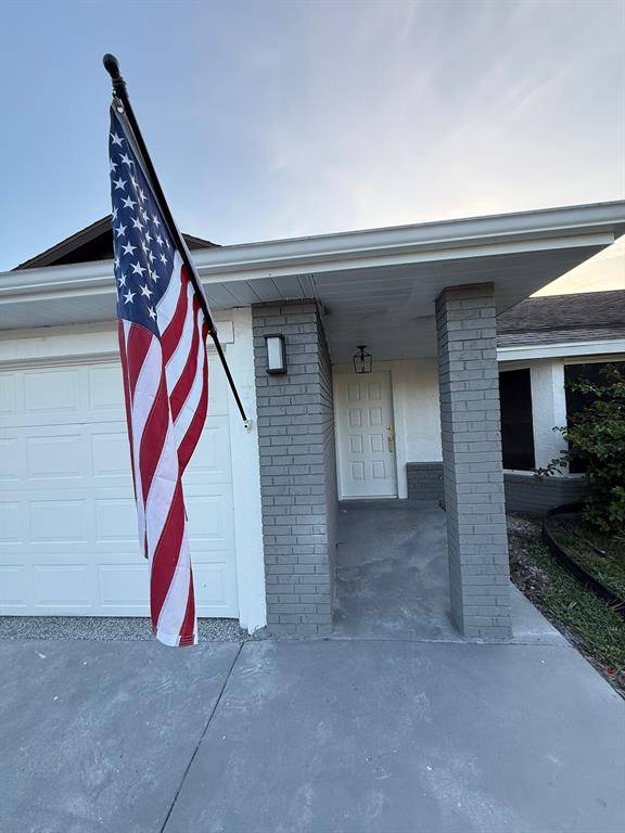 Port St Lucie, FL 34983,744 SW Carmelite Street