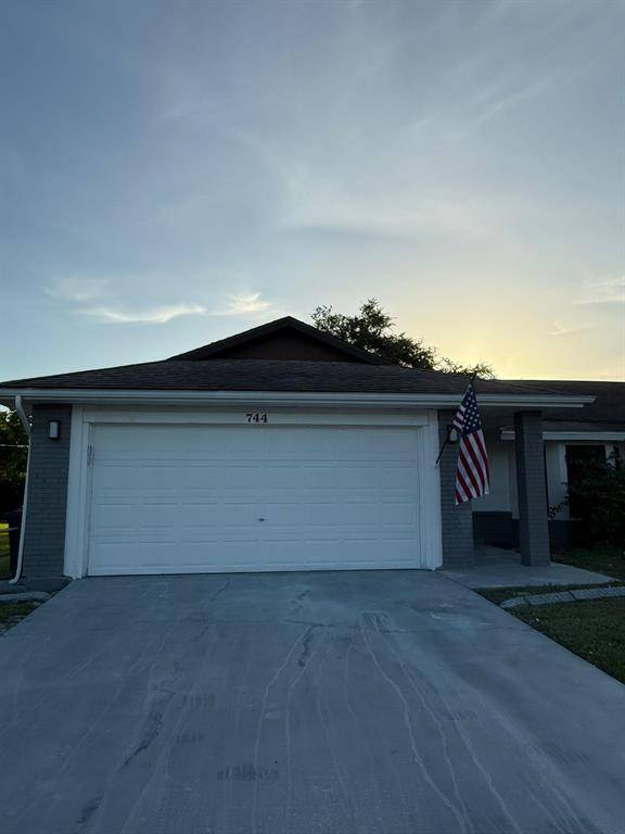 Port St Lucie, FL 34983,744 SW Carmelite Street