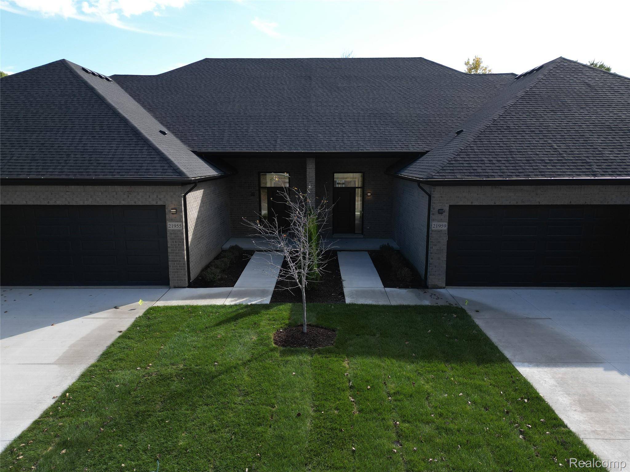 Southfield, MI 48075,21959 Deer Brook DR #2