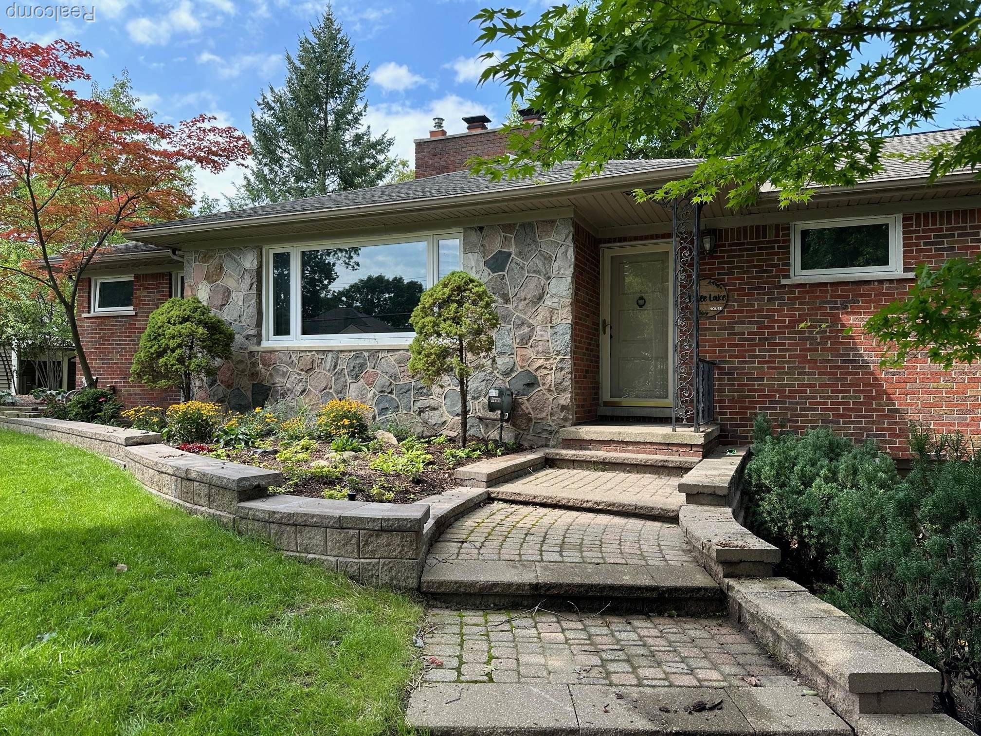 Bloomfield, MI 48302,1700 Hamilton DR