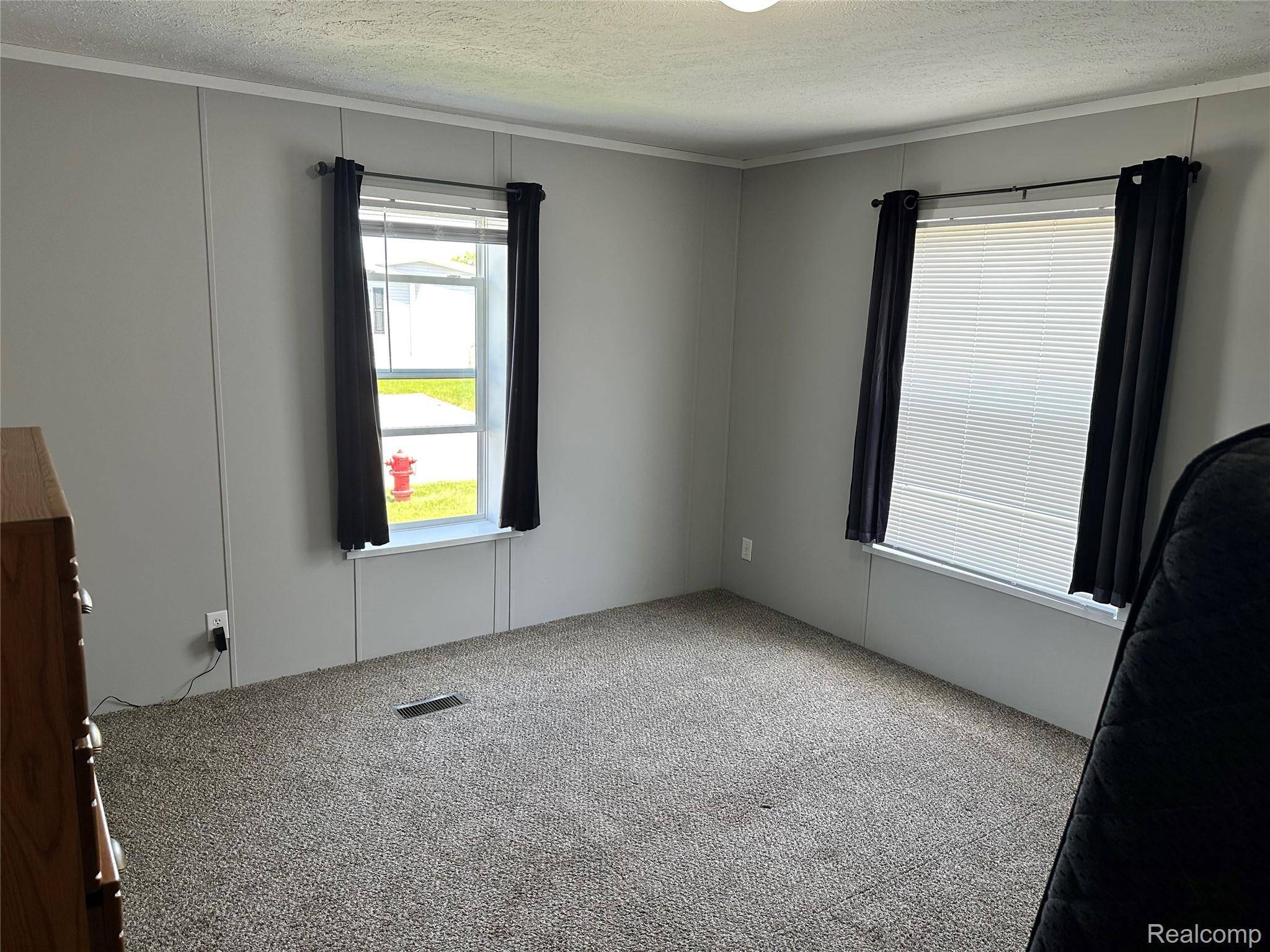 Holly, MI 48442,16678 Lakewood DR