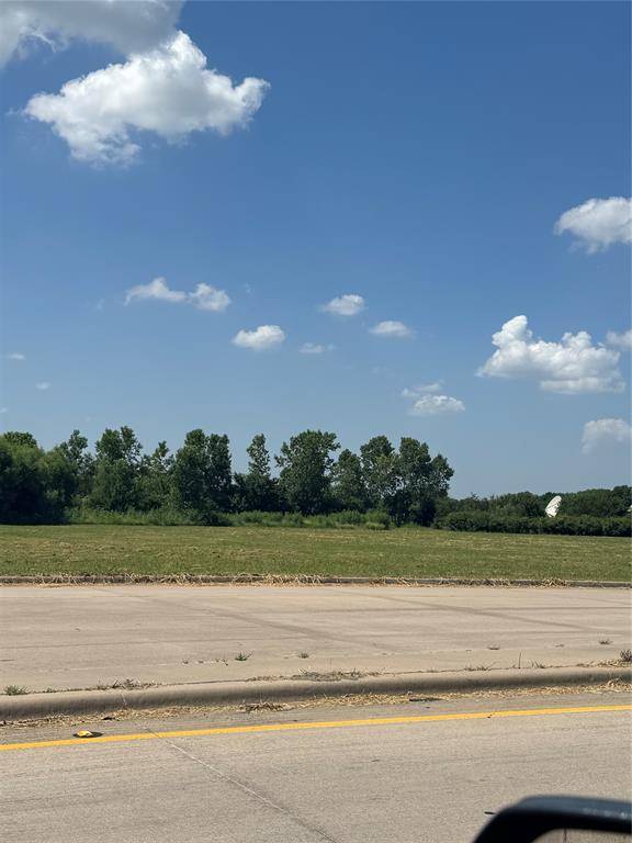 1000 E Danieldale Road, Desoto, TX 75115