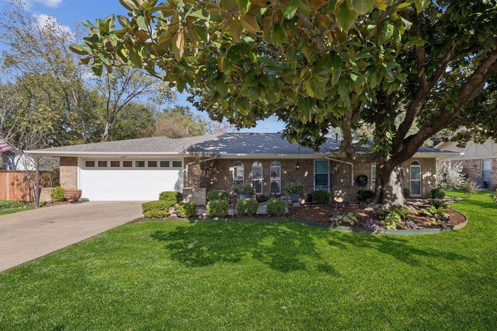 Hurst, TX 76053,816 Donna Drive