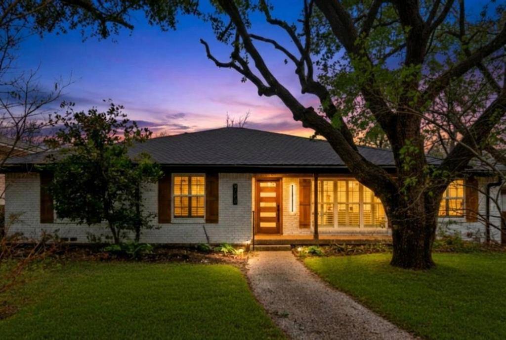 Dallas, TX 75238,9726 Dartridge Drive