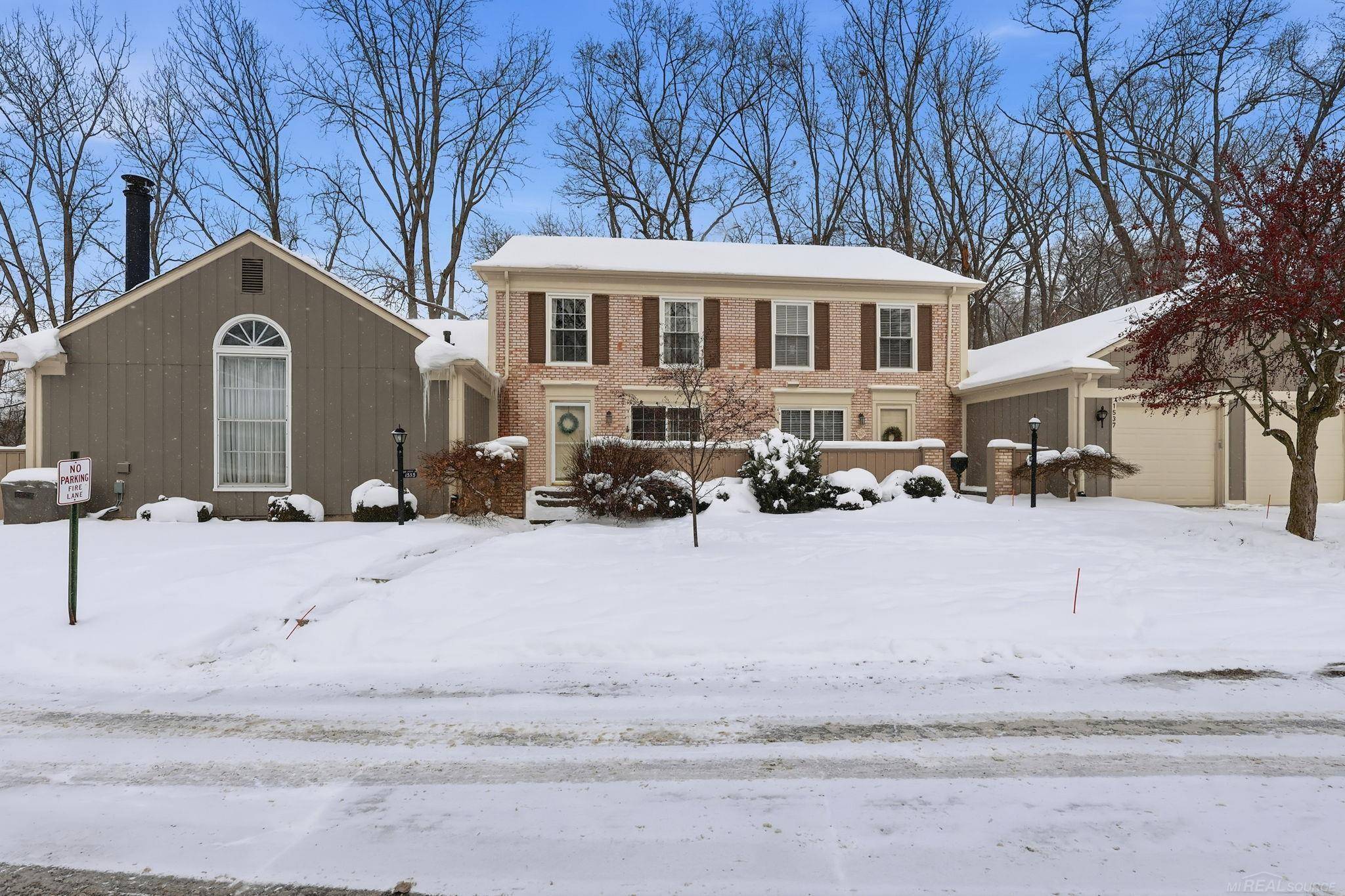 Rochester Hills, MI 48306,1535 Surrey LN