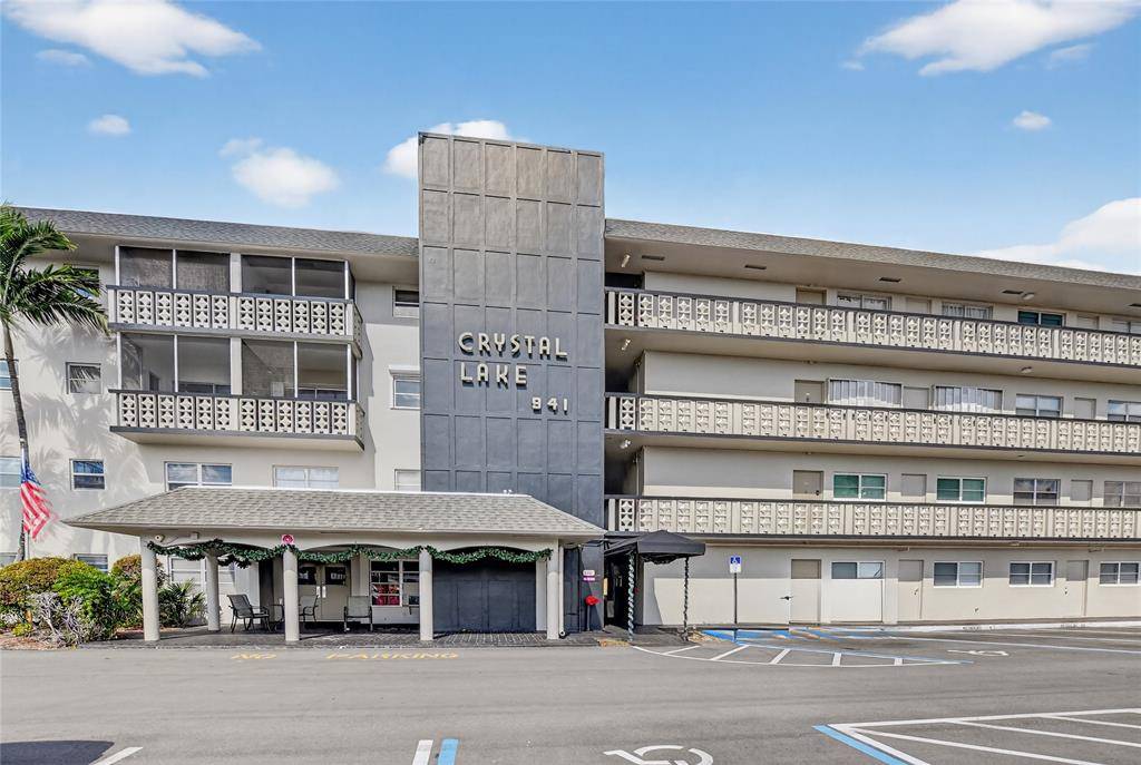 Deerfield Beach, FL 33064,941 Crystal Lake Dr #311
