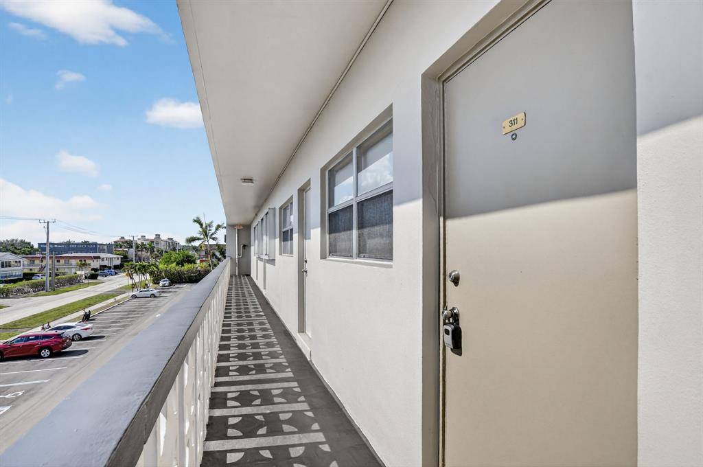 Deerfield Beach, FL 33064,941 Crystal Lake Dr #311