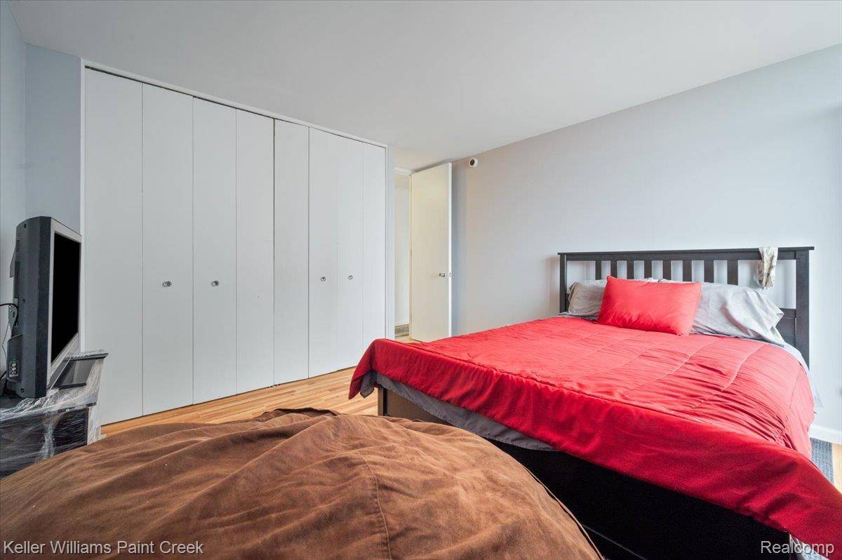 8200 E Jefferson AVE #1802, Detroit, MI 48214