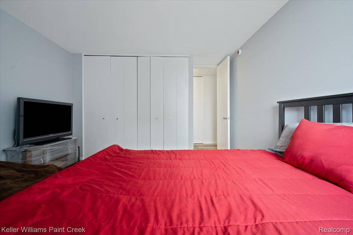 8200 E Jefferson AVE #1802, Detroit, MI 48214