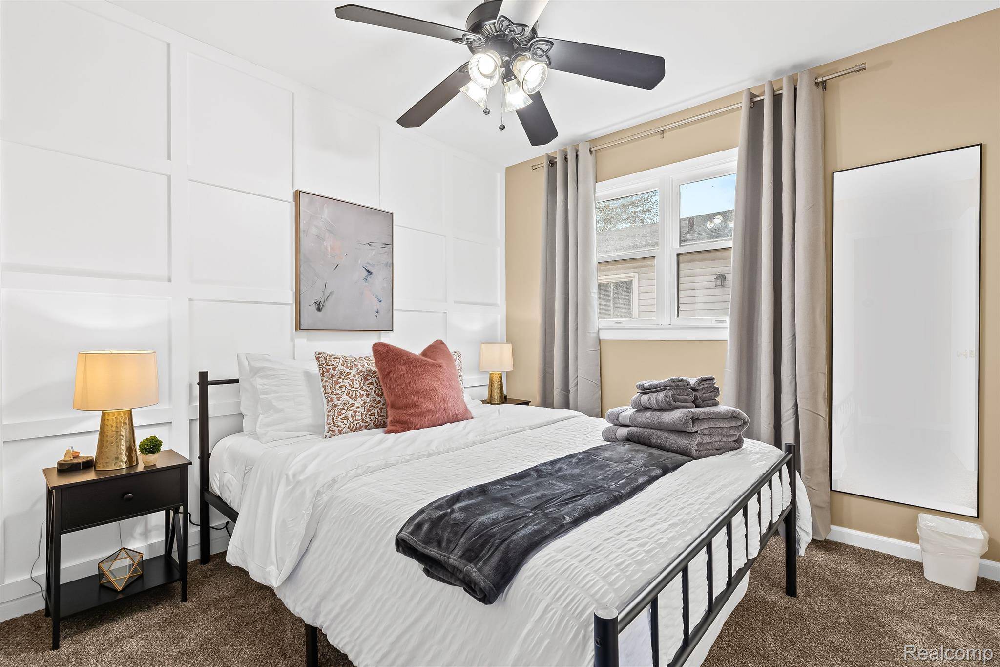 Hazel Park, MI 48030,1019 E HAYES AVE E