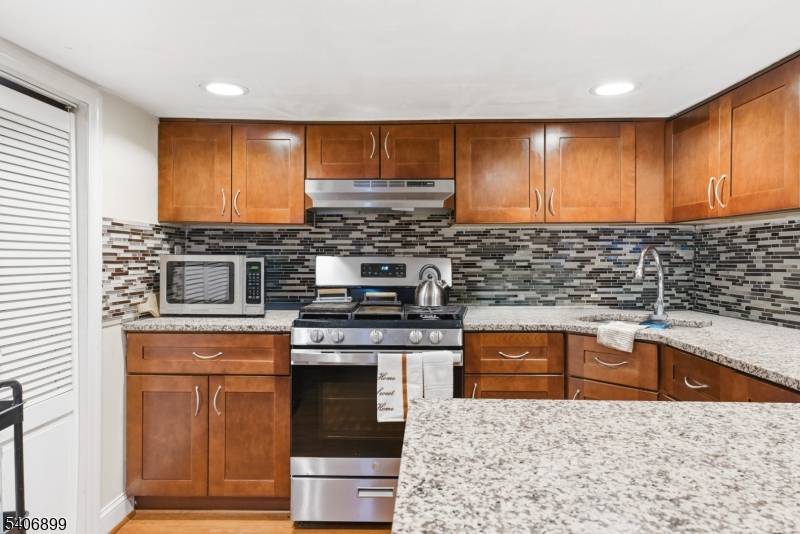 East Orange City, NJ 07018,65 Cambridge St