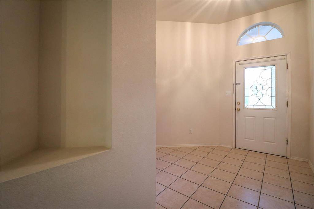 Arlington, TX 76018,2004 Lennox Lane