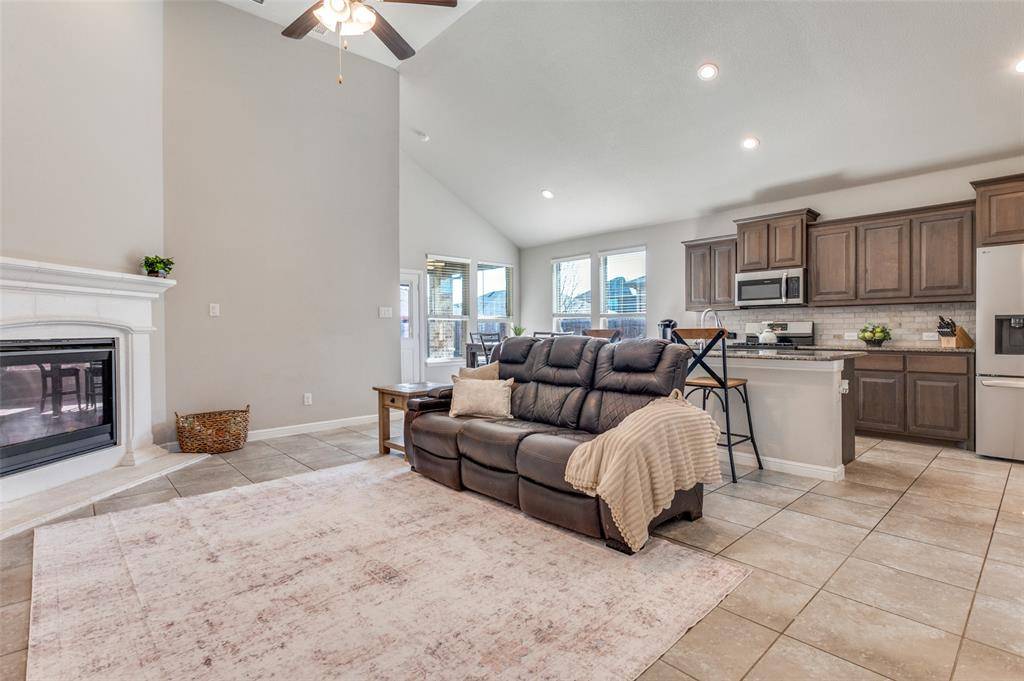 Saginaw, TX 76131,1133 Belsay