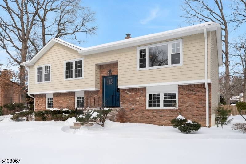 East Hanover Twp., NJ 07936,12 Roosevelt Ave