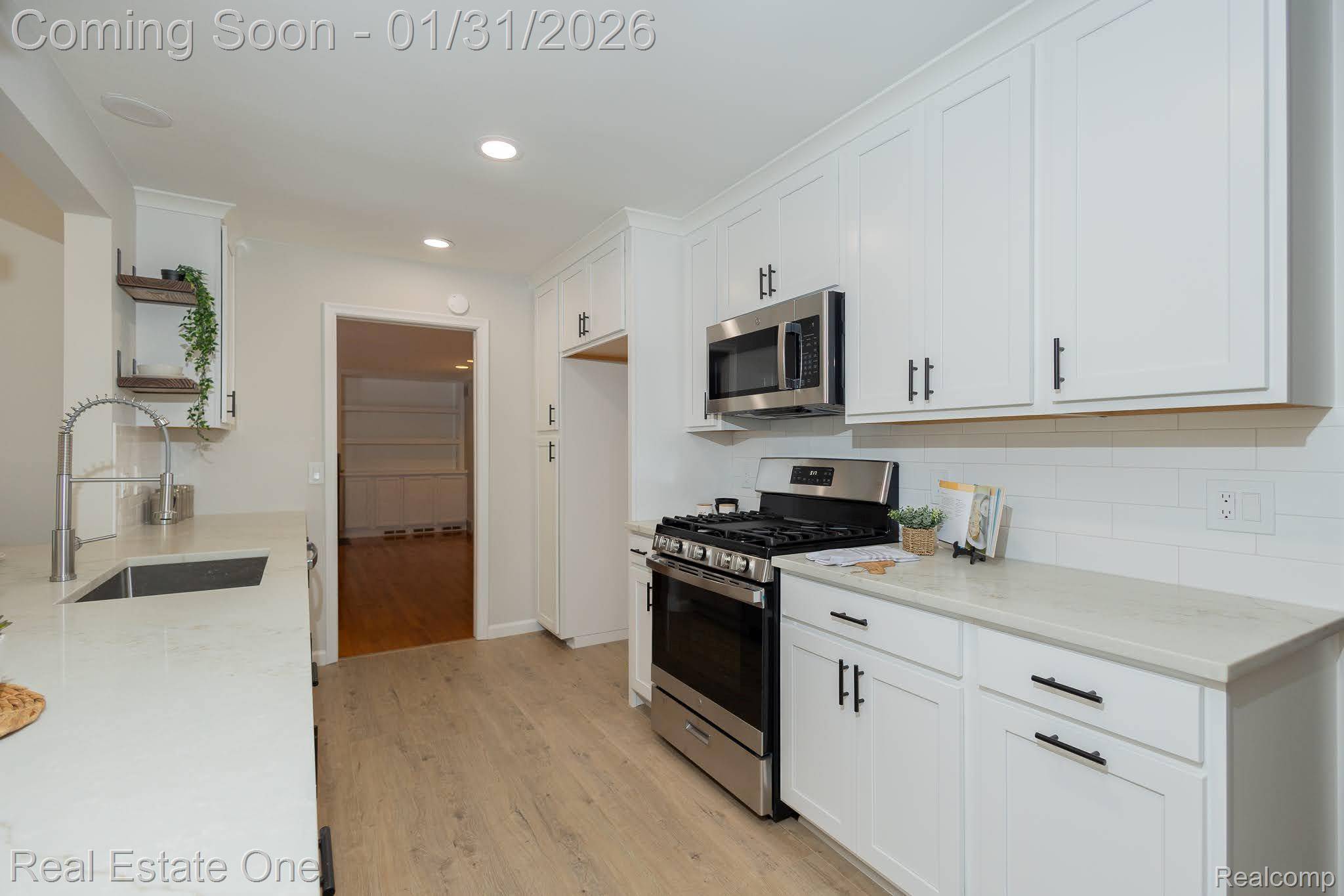 West Bloomfield, MI 48322,6407 Buxton CT