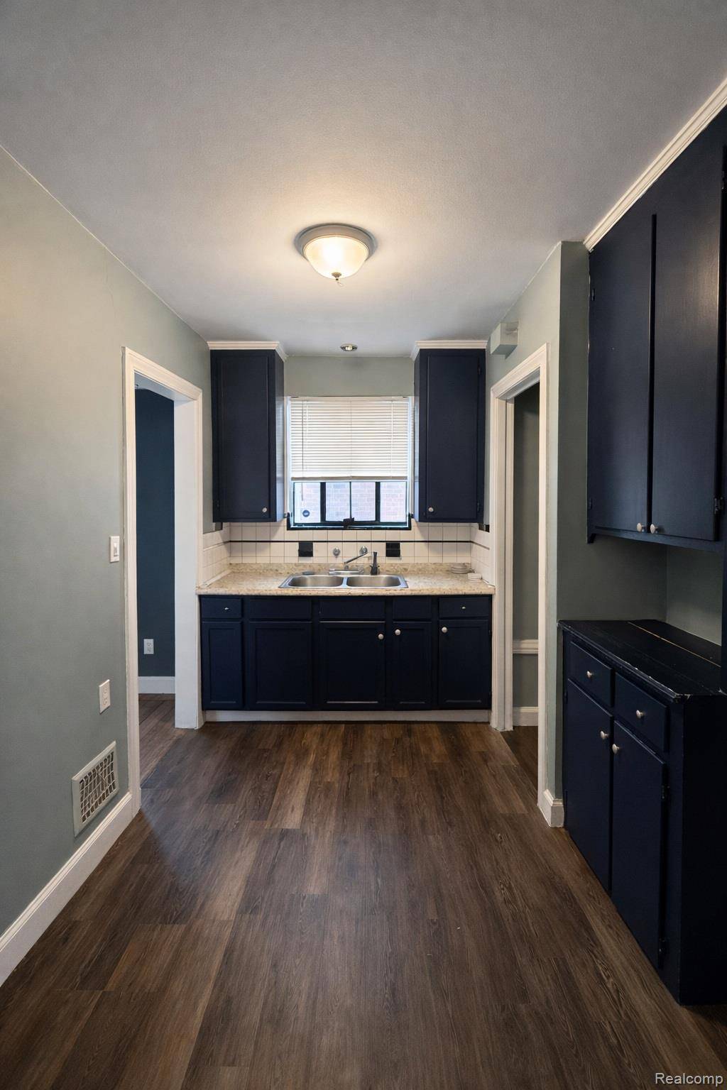 Detroit, MI 48205,19642 Anvil ST