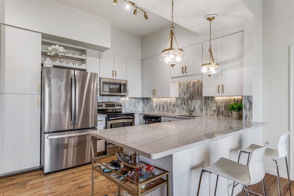 Dallas, TX 75219,3225 Turtle Creek #719