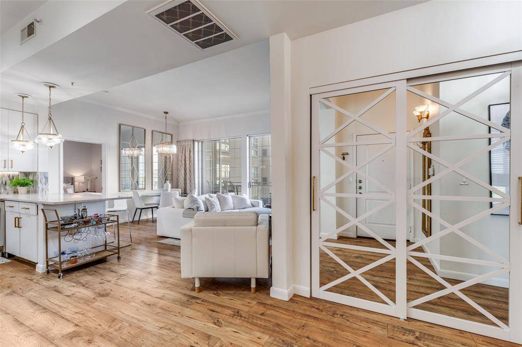 Dallas, TX 75219,3225 Turtle Creek #719