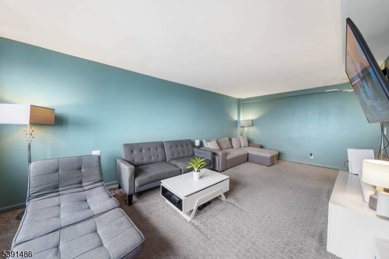 Bayonne City, NJ 07002,1225 Kennedy Blvd