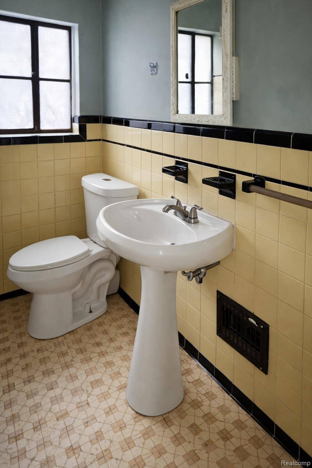 Detroit, MI 48205,19642 Anvil ST