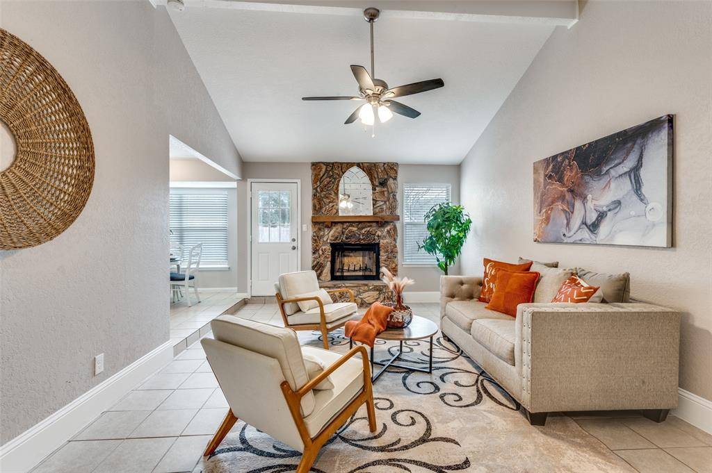 Arlington, TX 76001,702 W Lynn Creek Drive