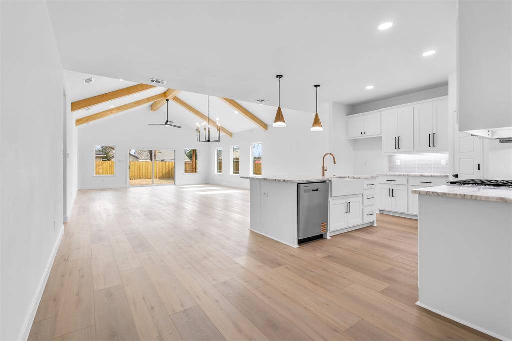 Fort Worth, TX 76111,128 Cottonwood Street