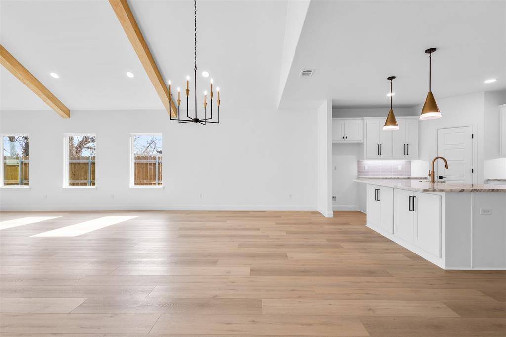 Fort Worth, TX 76111,128 Cottonwood Street