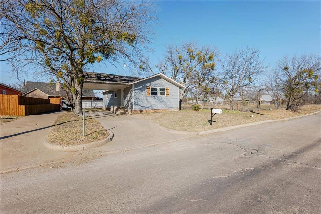 Mineral Wells, TX 76067,713 SE 16th Street