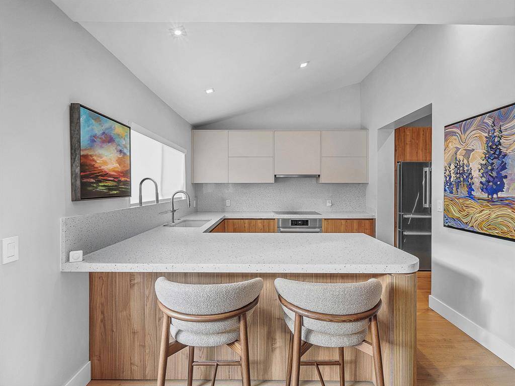 Fort Lauderdale, FL 33304,715 N Victoria Park Rd