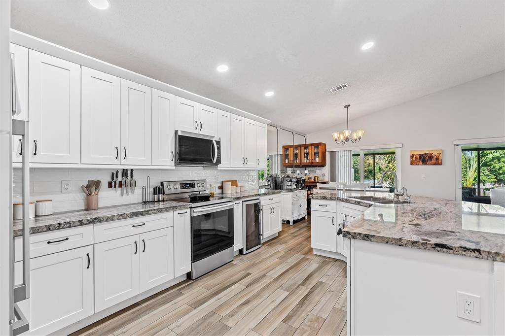 Boynton Beach, FL 33426,3 E Chesterfield Dr