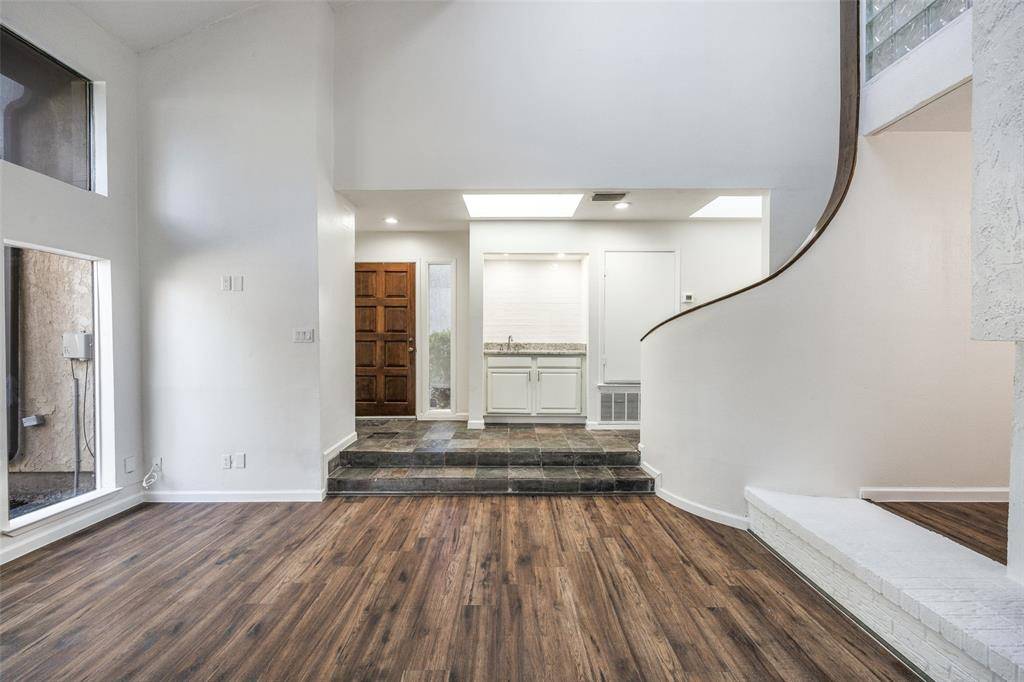 Dallas, TX 75243,9838 Baseline Drive