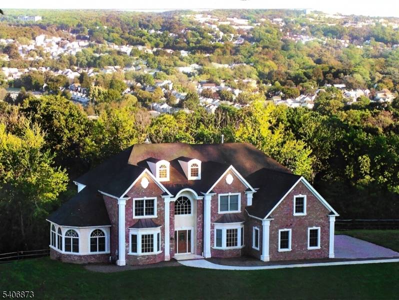 Totowa Boro, NJ 07512,108 Hamilton Trl