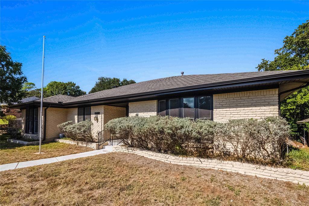Arlington, TX 76012,2601 High Oak Drive