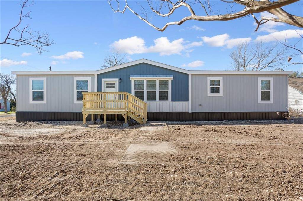 Mart, TX 76664,201 N Carpenter Street