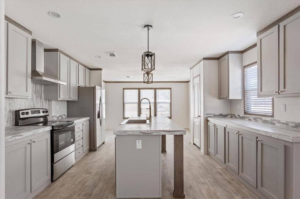 Mart, TX 76664,201 N Carpenter Street