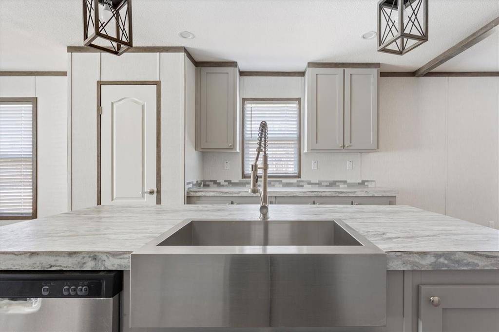 Mart, TX 76664,201 N Carpenter Street