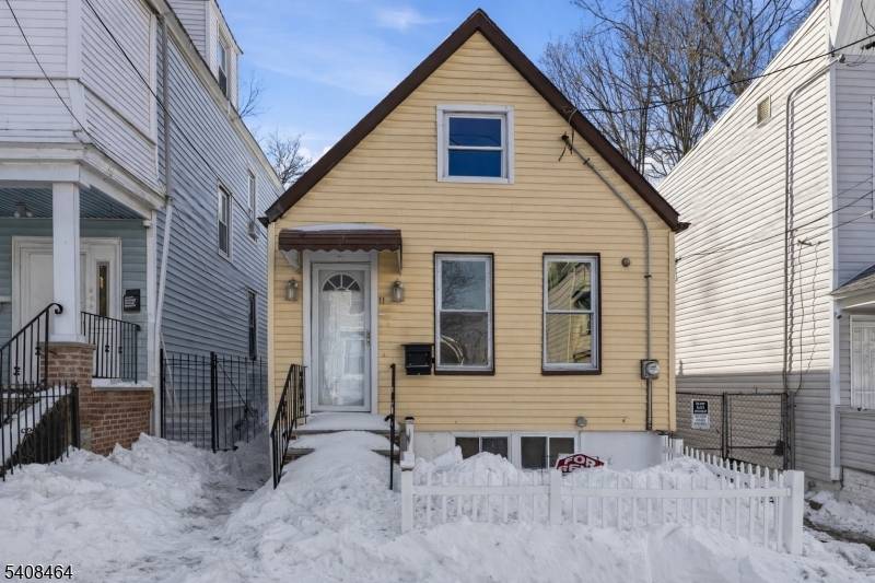 Irvington Twp., NJ 07111,11 Tichenor Ter