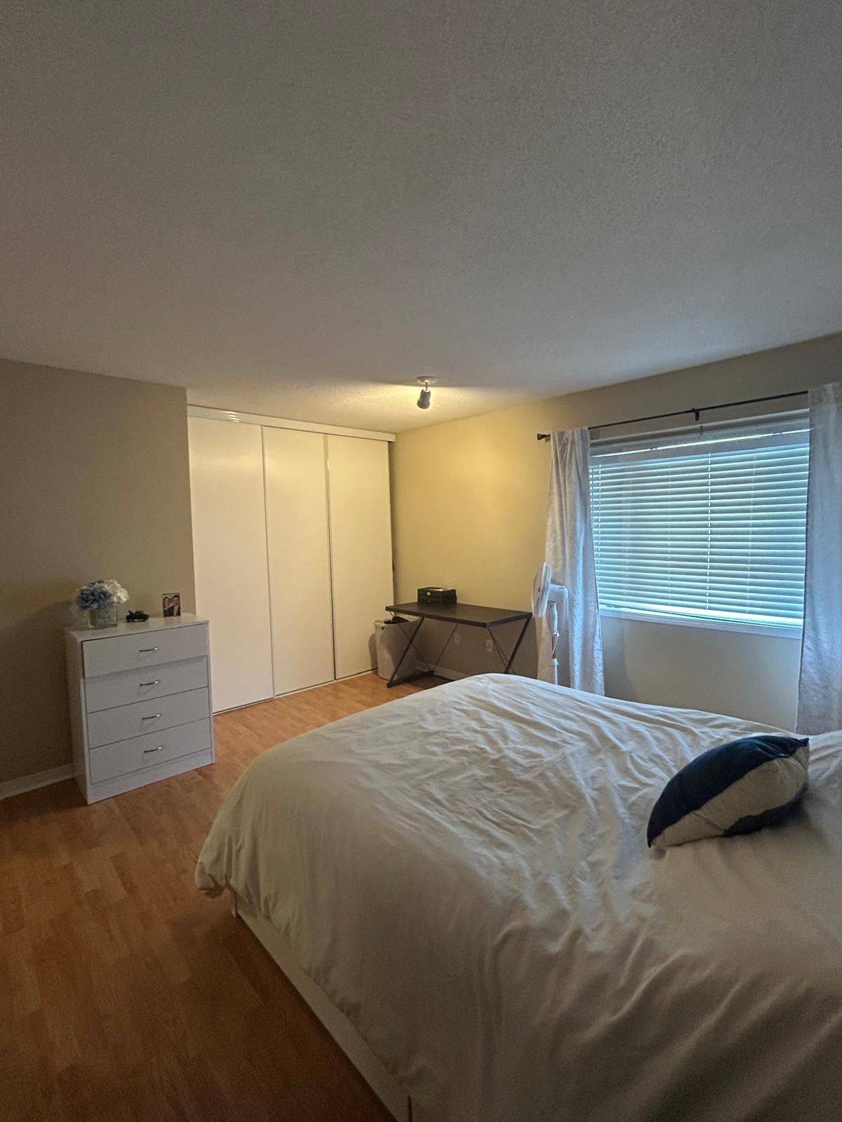 London North, ON N6G 5R9,1600 Mickleborough DR #27